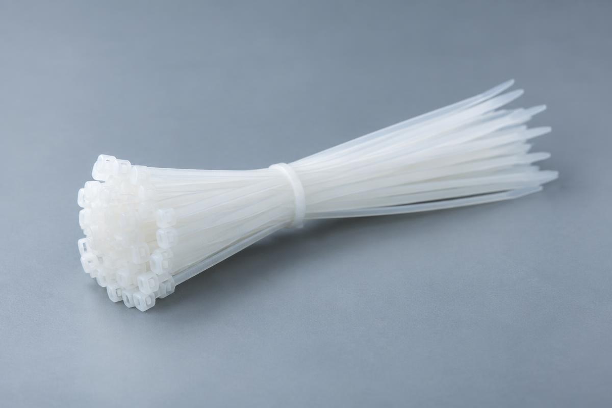 8" clear / natural nylon cable ties